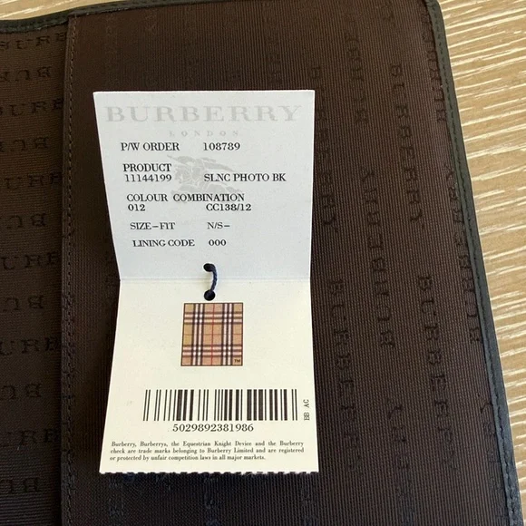 Burberry Beige and Black Check Passport Cover or Document Holder UNISEX - Picture 3 of 9